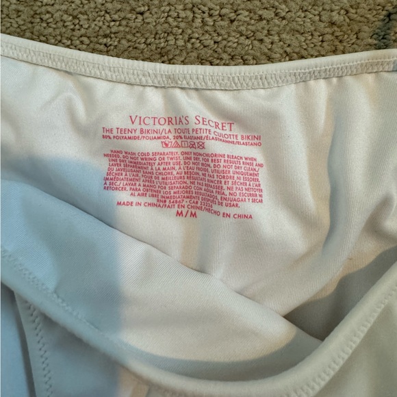 NWOT Victoria’s Secret white scrunch bikini bottom - Picture 2 of 4